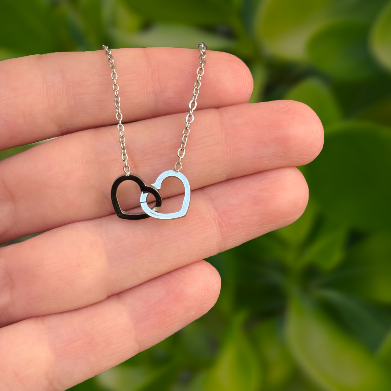 Collar Plateado Corazones Enlazados Acero Inoxidable