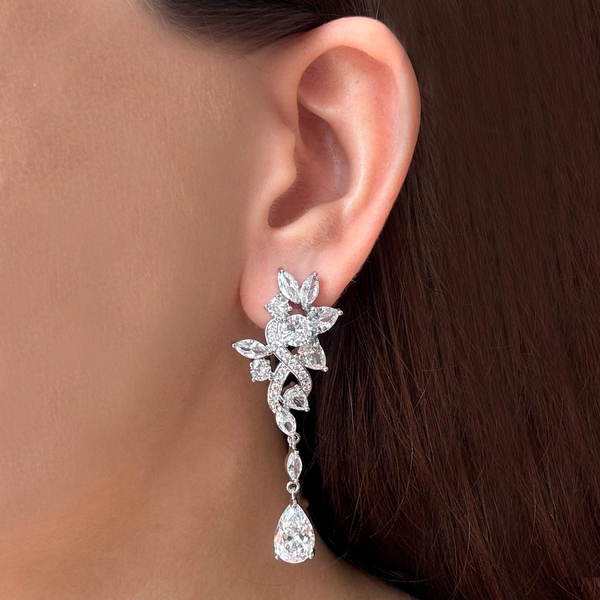Aretes Plateados Largos con Zirconias Chapa de Oro
