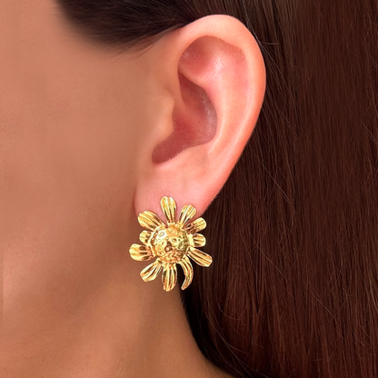 Aretes Dorados Margarita Retro Acero de Titanio