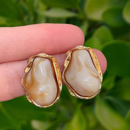 Aretes Dorados Piedra Blanca