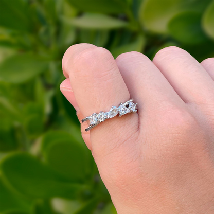 Anillo Zirconias Irregulares Ajustable Chapa de Oro