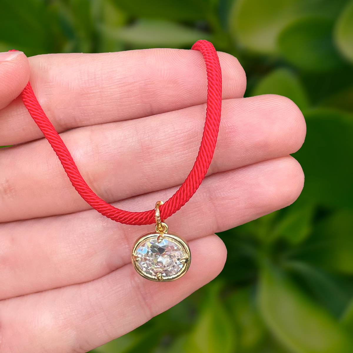 Collar Rojo de Zirconia Cordon Chapa de Oro