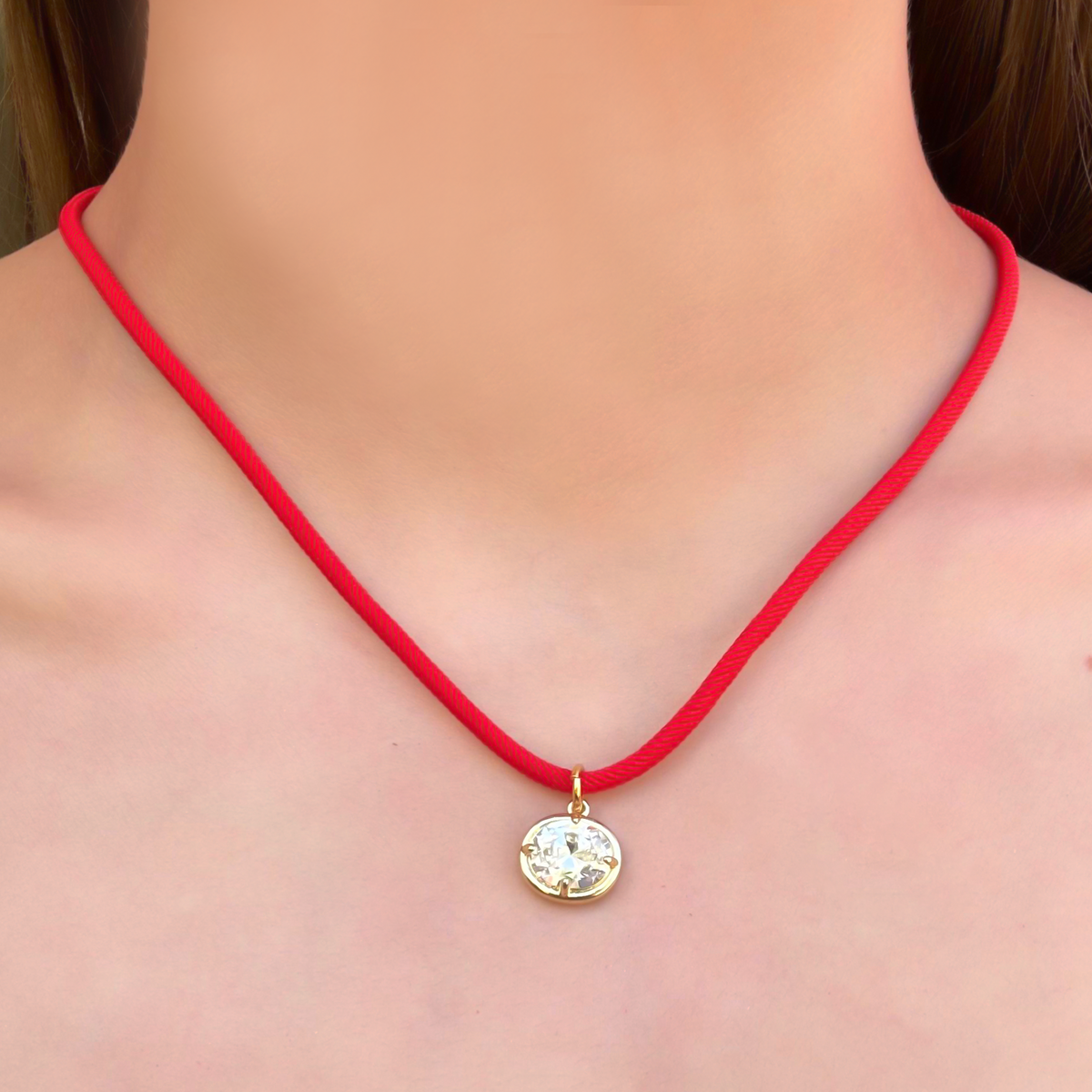 Collar Rojo de Zirconia Cordon Chapa de Oro