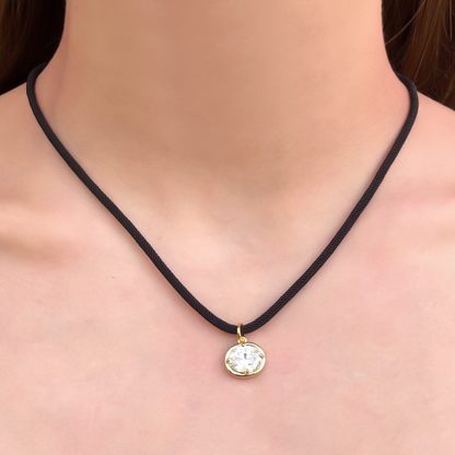 Collar Negro de Zirconia Cordon Chapa de Oro