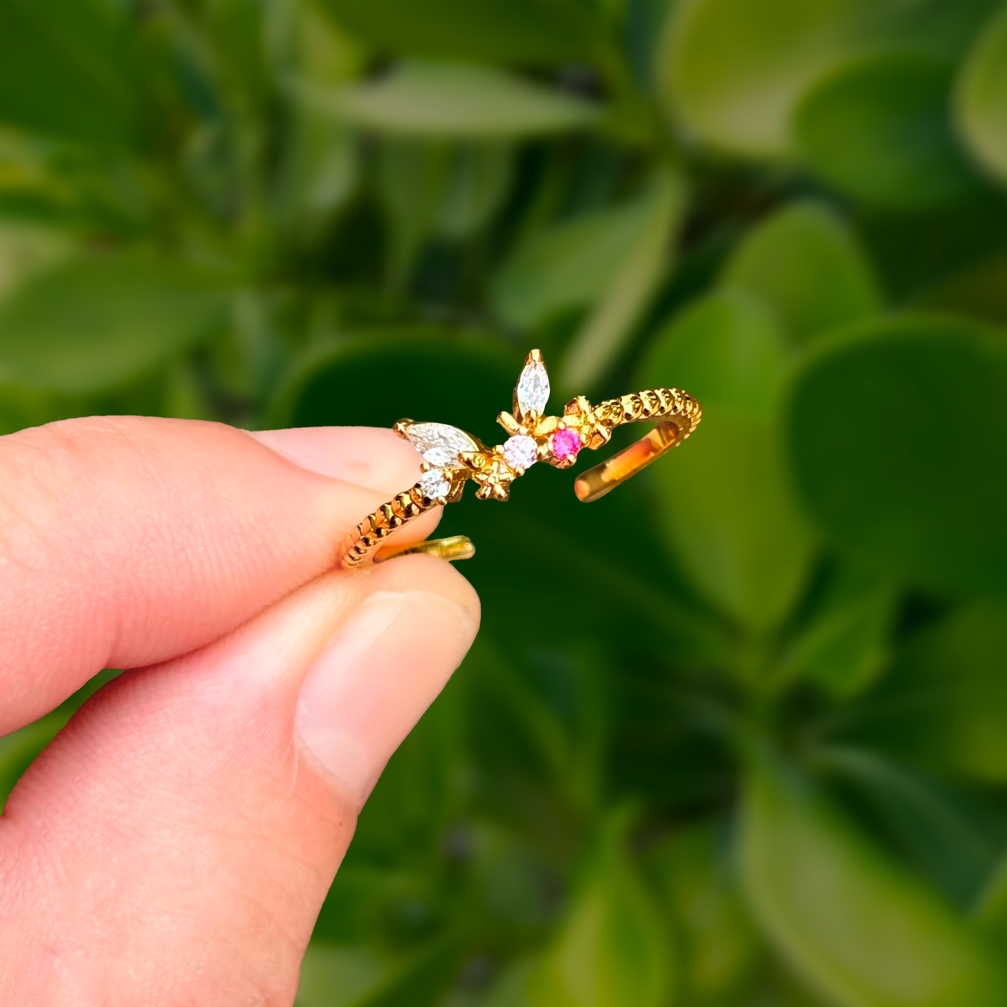 Anillo Dorado Zirconias Ajustable Chapa de Oro Az85