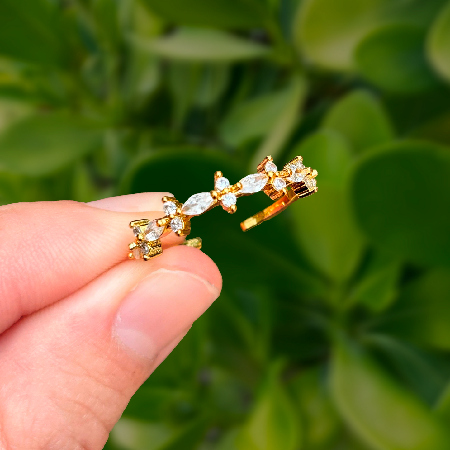 Anillo Dorado Zirconias Chapa de Oro Az54