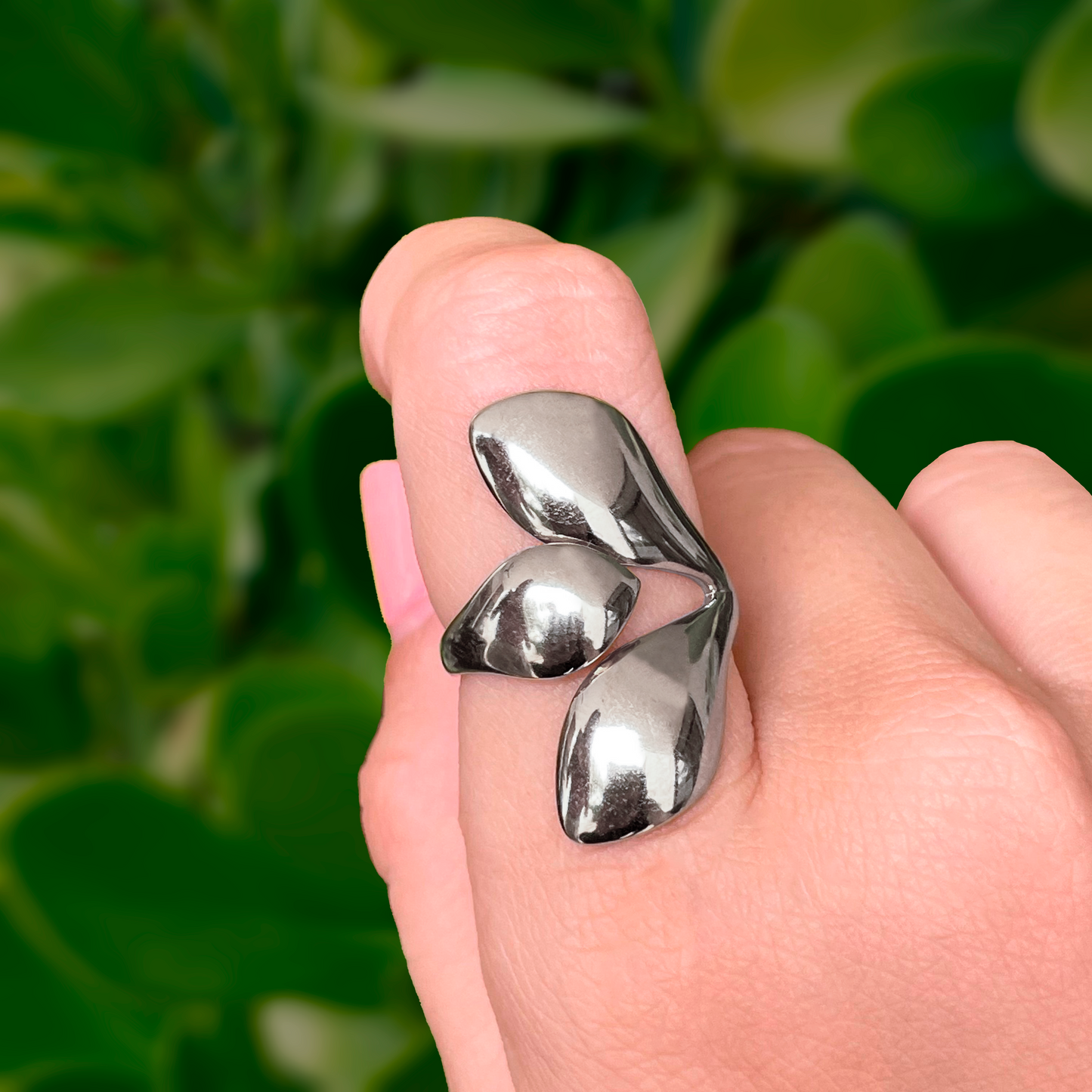 Anillo Plateado Gotas Encontradas Acero de Titanio