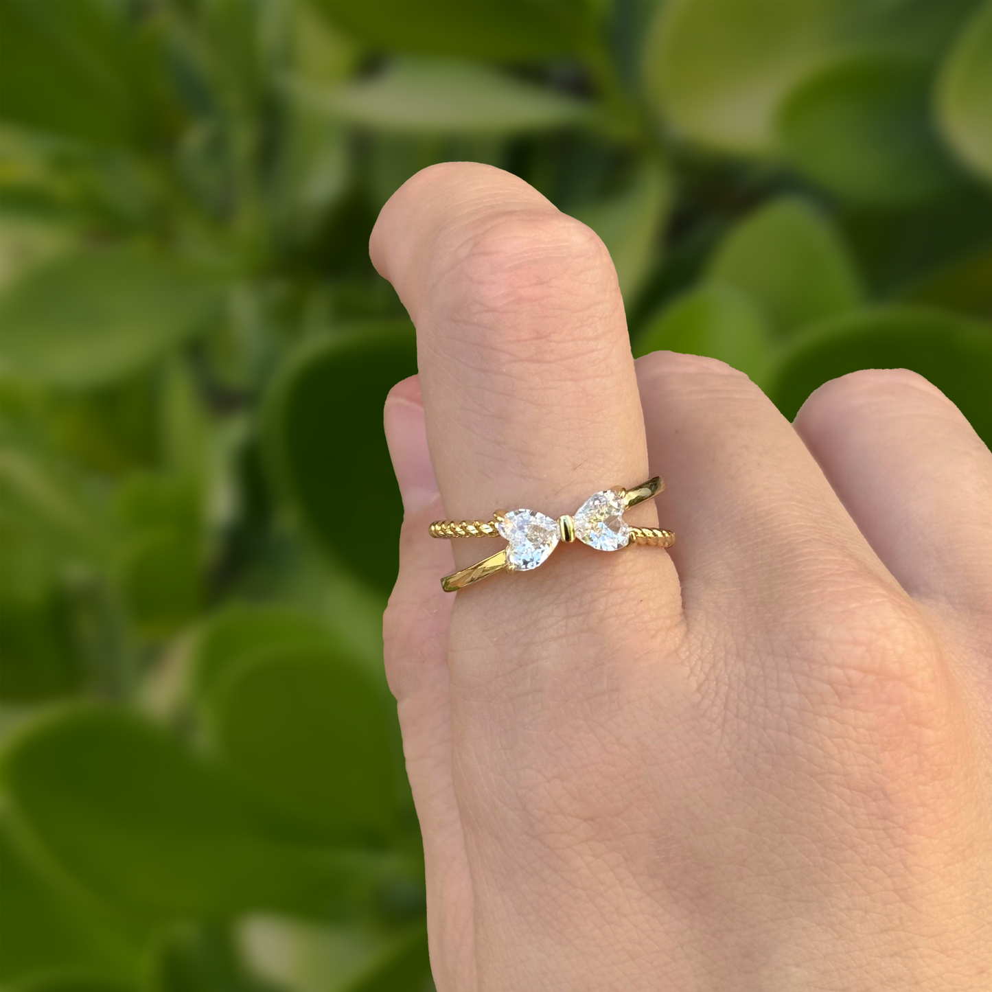 Anillo Dorado Moño de Zirconia Ajustable Chapa de Oro Az165