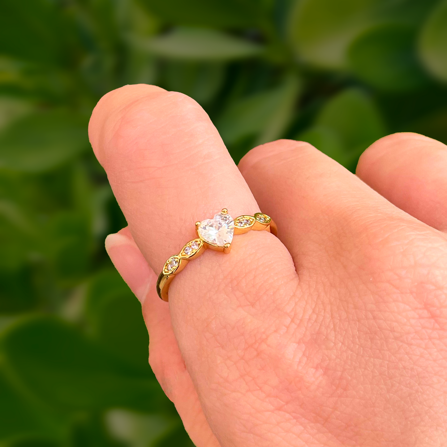 Anillo Zirconia Corazón Chapa de Oro