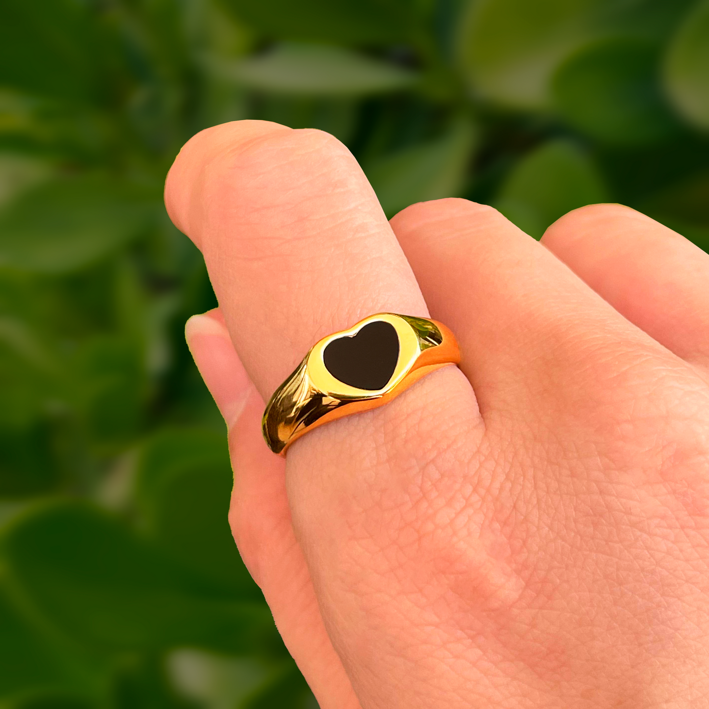 Anillo Dorado Corazón Negro Acero Inoxidable