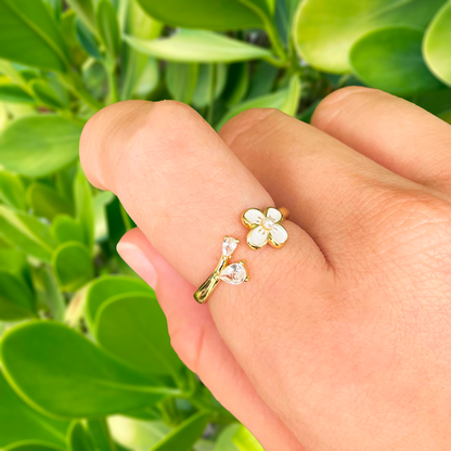 Anillo Dorado Flor Blanca Ajustable Chapa de Oro 1V7