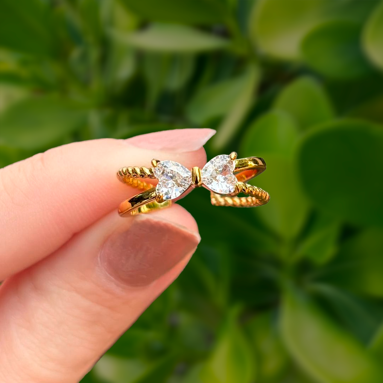 Anillo Dorado Moño de Zirconia Ajustable Chapa de Oro Az165