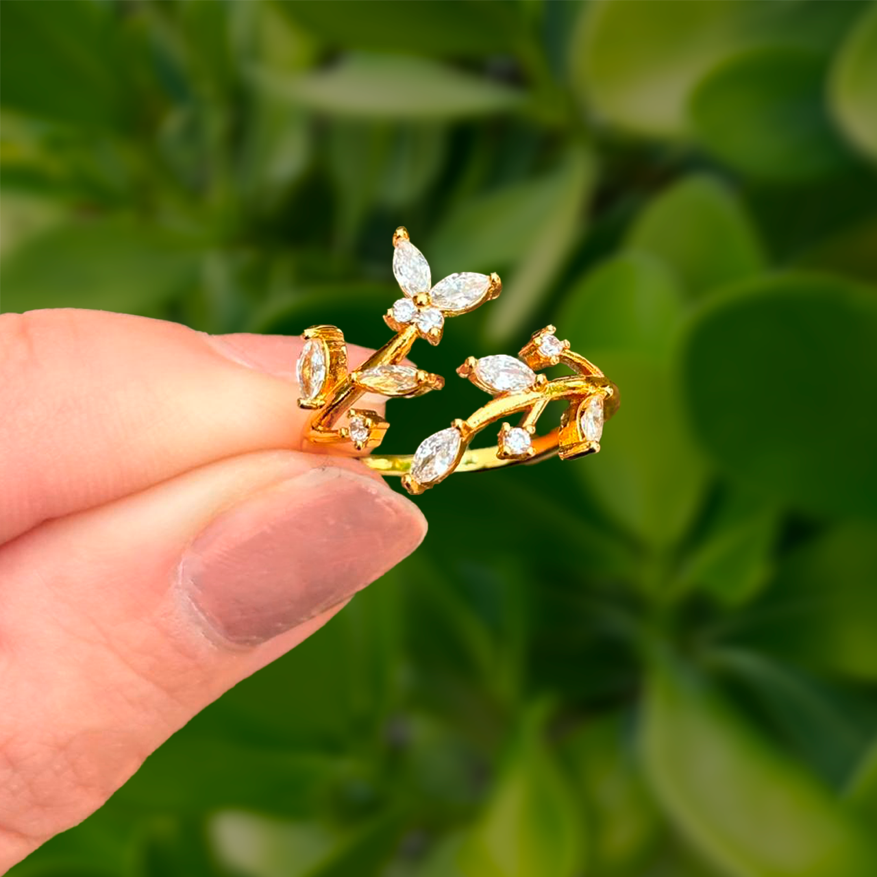 Anillo Dorado Rama de Zirconias Chapa de Oro C344