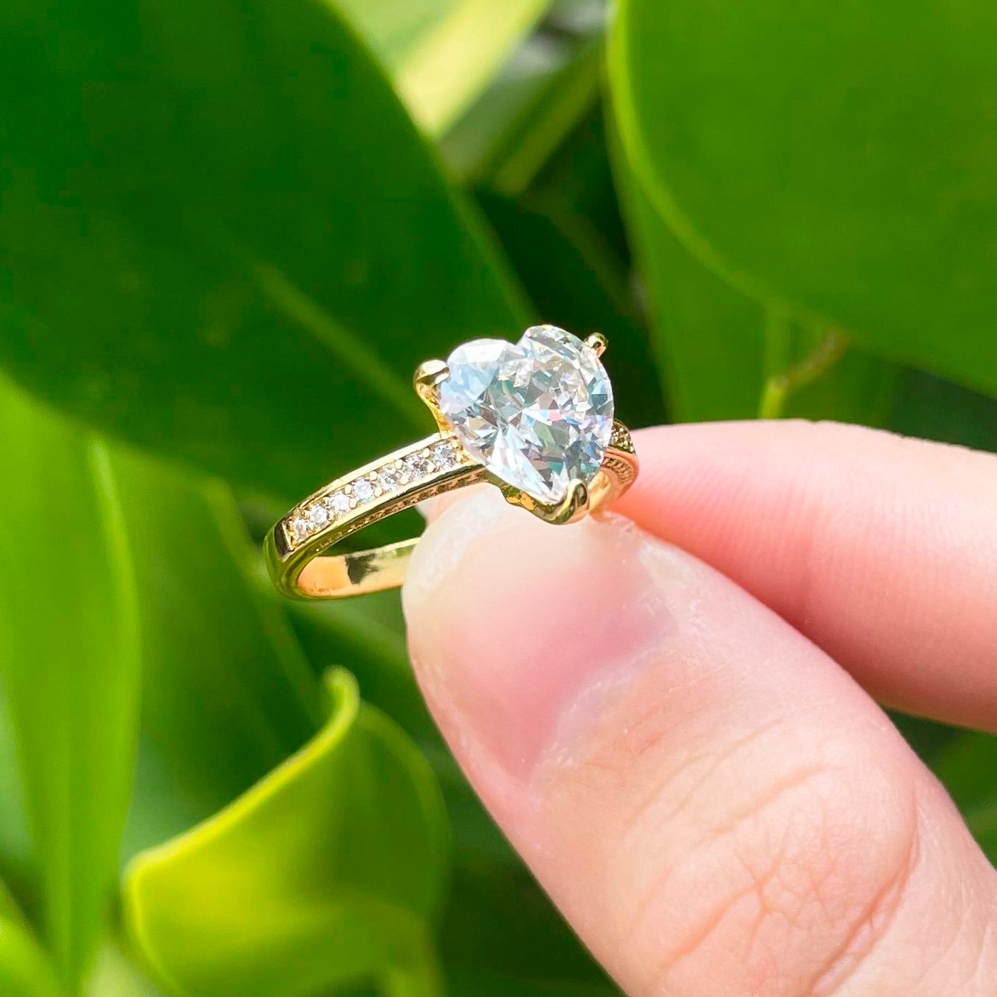 Anillo Dorado Corazón Blanco Chapa de Oro