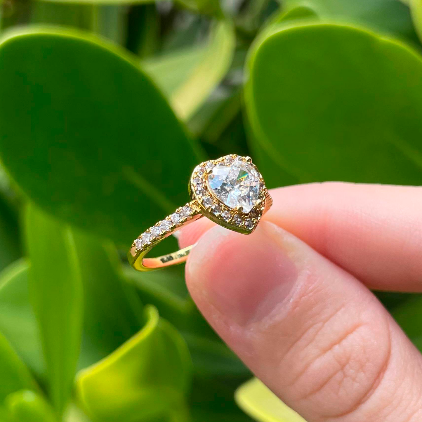 Anillo Dorado Corazón Zirconia Blanca Chapa de Oro