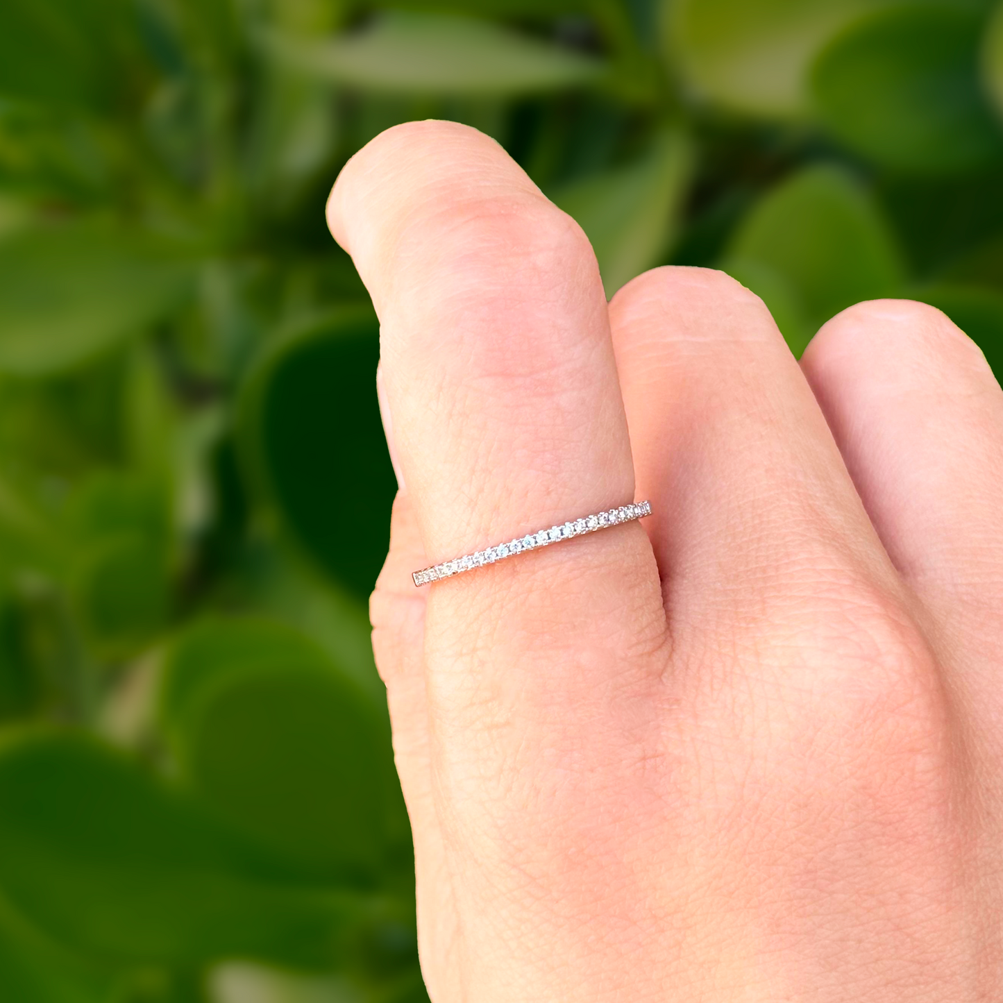 Anillo Plateado Delgado Chapa de Oro