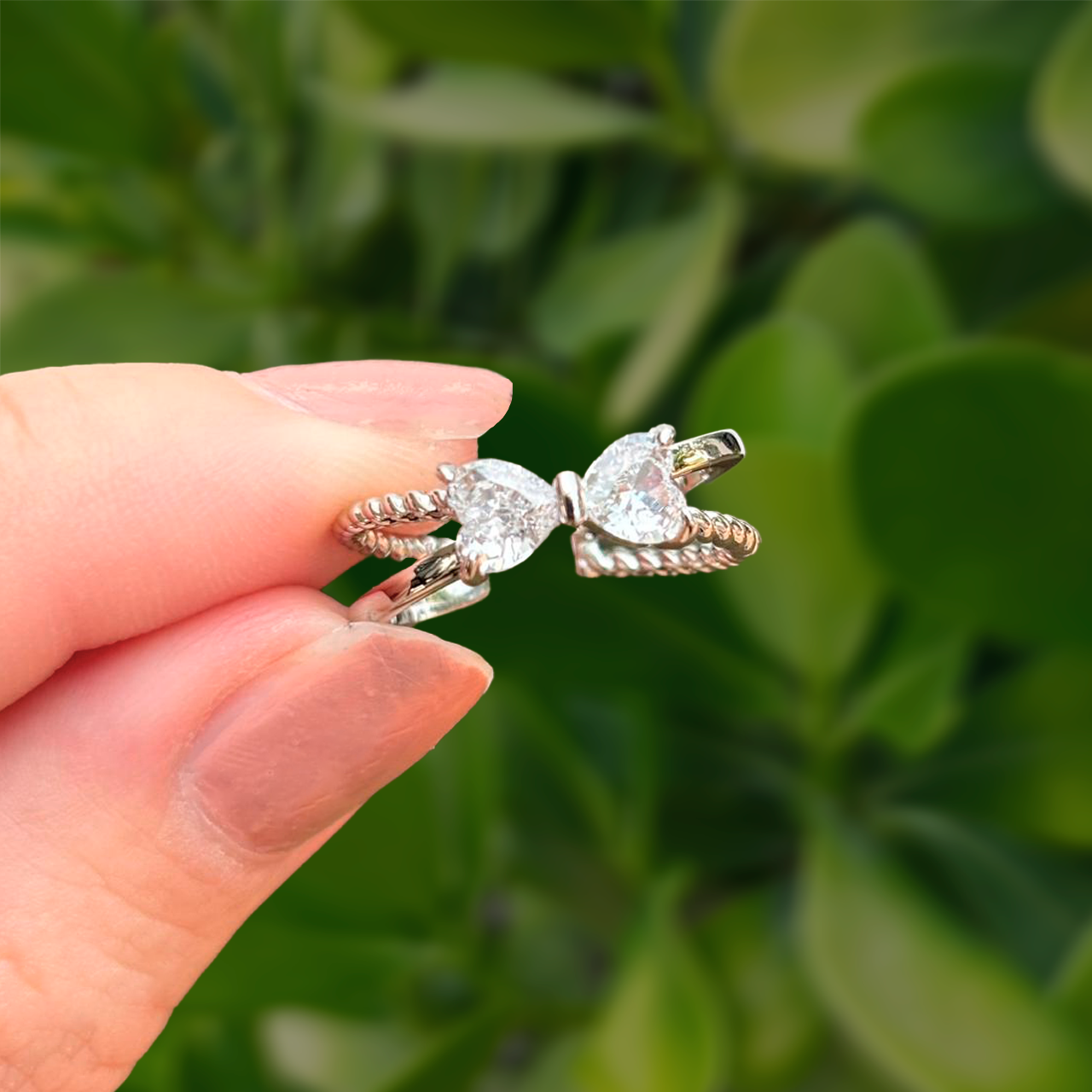 Anillo Plateado Moño de Zirconias Chapa de Oro C356