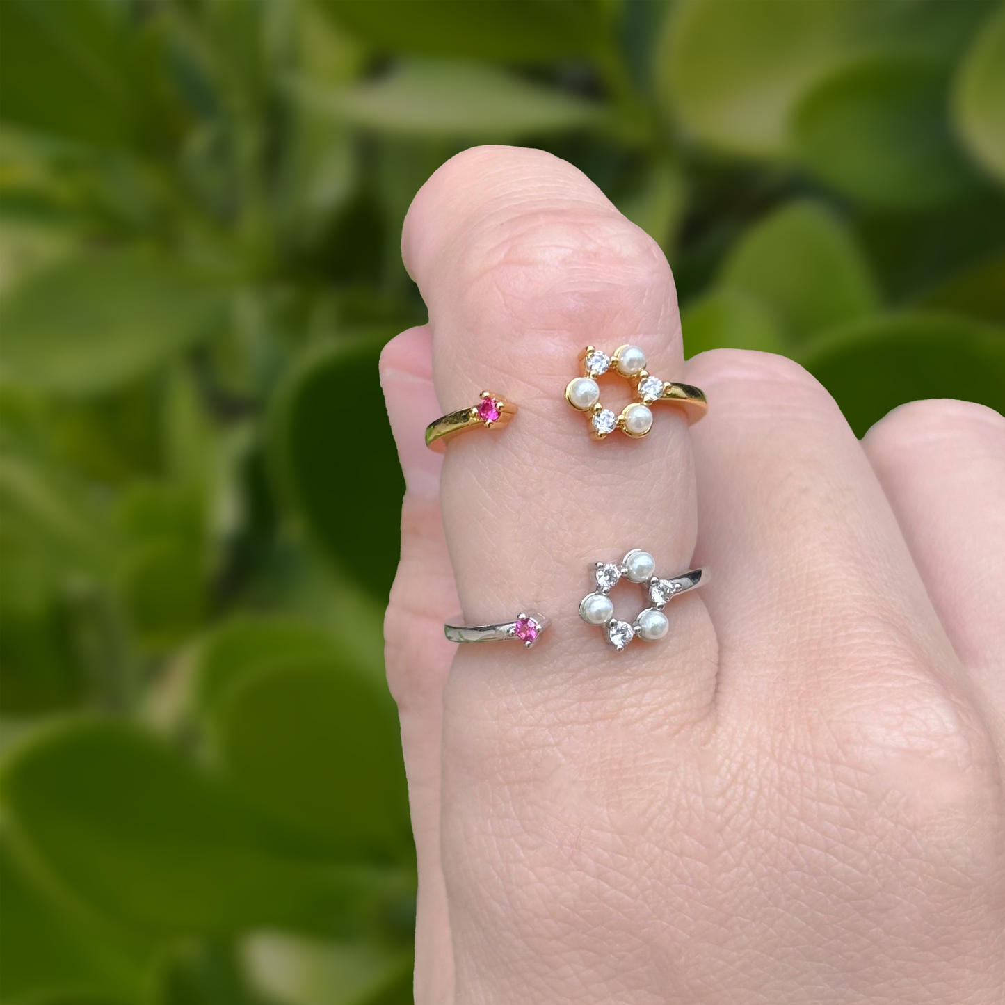 Anillo Flor Plateado Perlitas Ajustable Chapa de Oro Az180