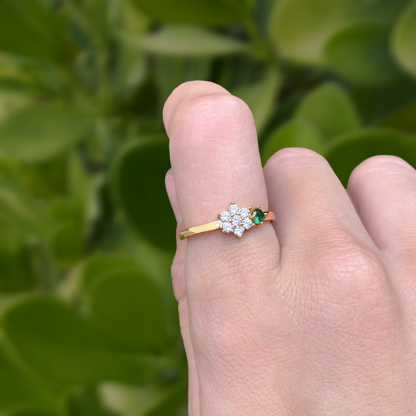 Anillo Dorado Flor Zirconias Verde Ajustable Chapa de Oro Az175