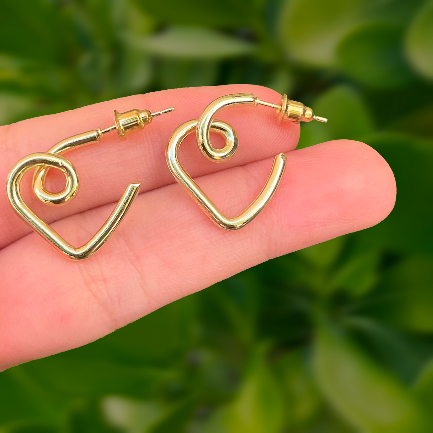 Aretes Corazón Torcido Dorado 1D5