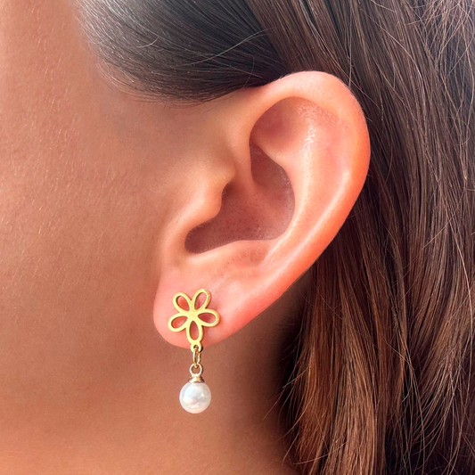 Aretes Flor Dorada con Perla Acero Inoxidable 3A6