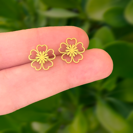 Aretes Mini Flor Dorada Acero Inoxidable  1J4