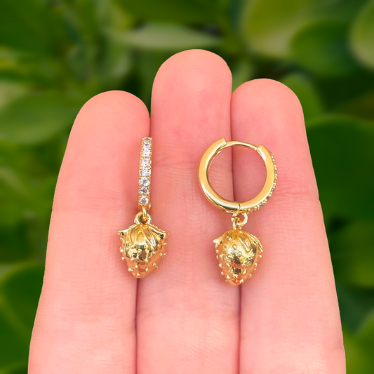 Aretes Arracada Fresa Dorada Chapa de Oro 1X8