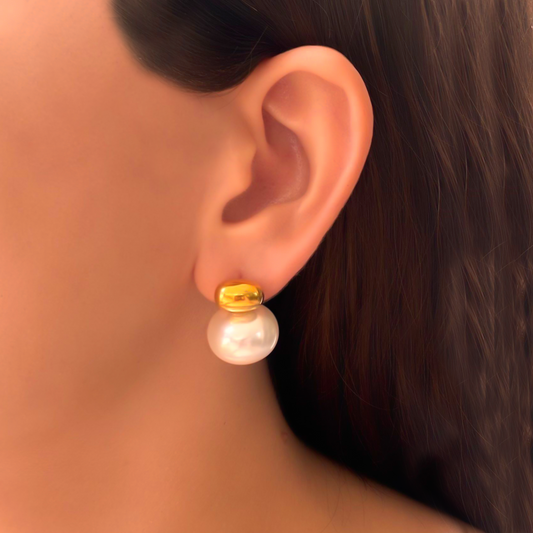 Aretes Dorados Con Perla Oval R18
