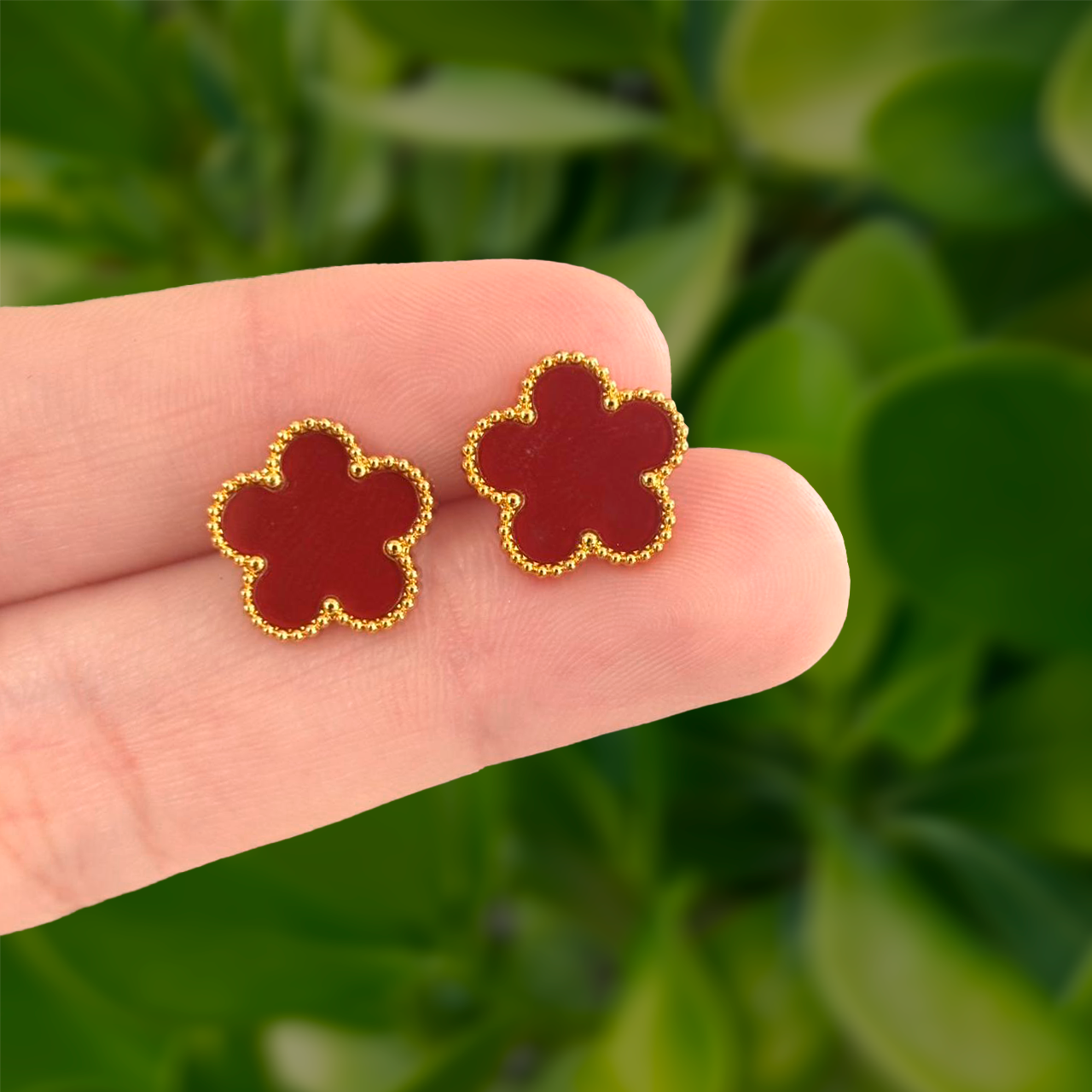 Aretes Trébol Rojo vino Acero Inoxidable  1R4