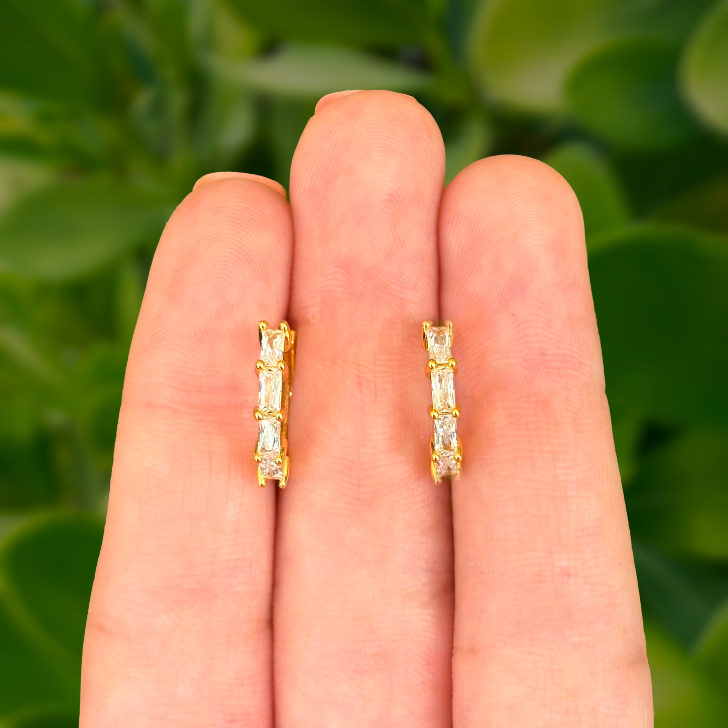 Aretes Arracada Zirconia Blanca Chapa de Oro Az323