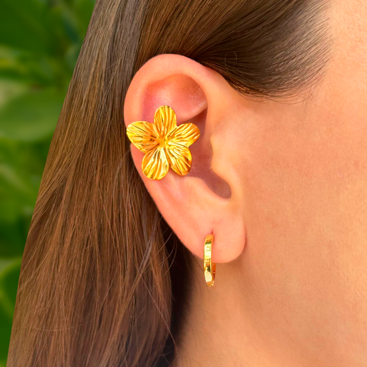Arete Ear Cuff  Flor Dorada Acero Inoxidable 1pz  1G3