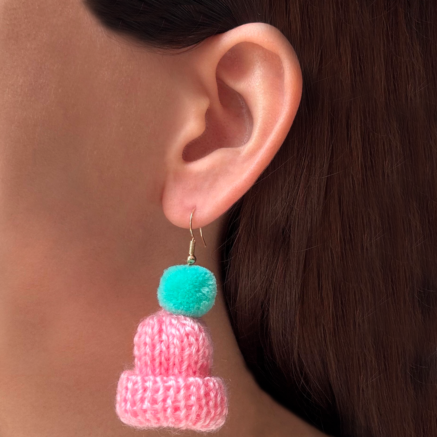 Aretes Gorrito de Lana Rosa y Aqua  1A8