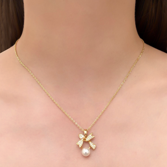 Collar Dorado Lazo con Perlita Brillante Acero de Titanio 2W4