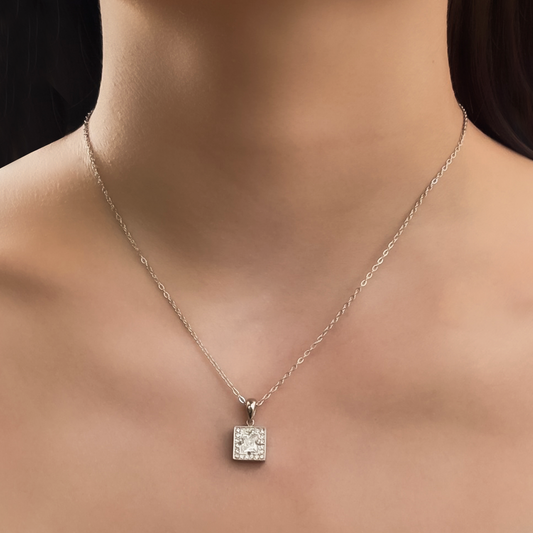 Collar Cubo Plateado Zirconia 4E13