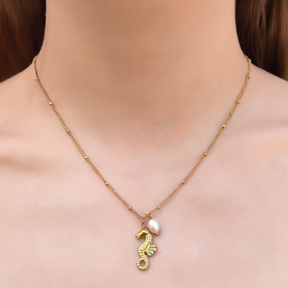 Collar Perla Y Caballito Mar Dorado Acero Inox 2V1