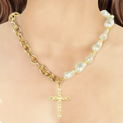 Collar Dorado y de Perlas con Cruz 1AA1