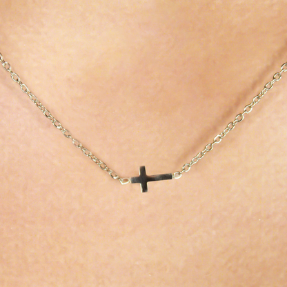 Collar Cruz Acostada Plateada