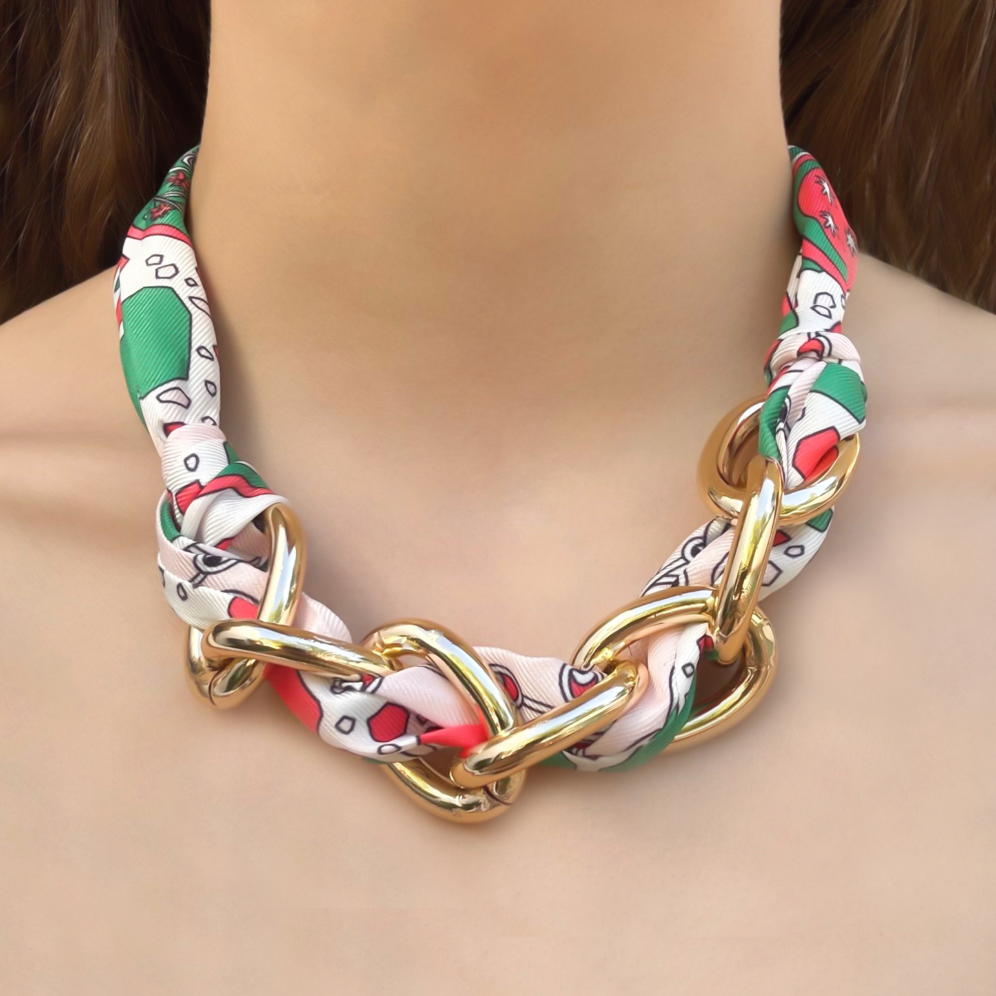 Collar o Pulsera Cinta Estampada con Cadenas Doradas  1o8