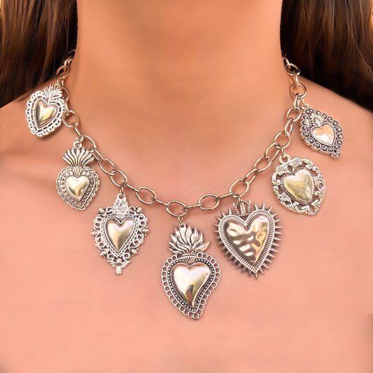 Collar Plateado Gran Corazón R1