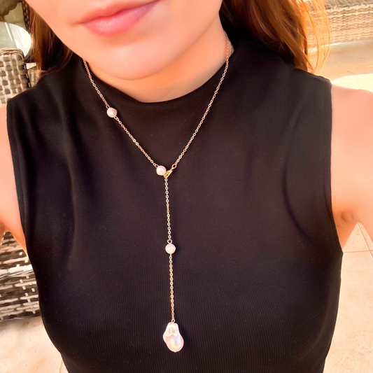 Collar Largo Dorado de Perlas Gota Irregular   R22