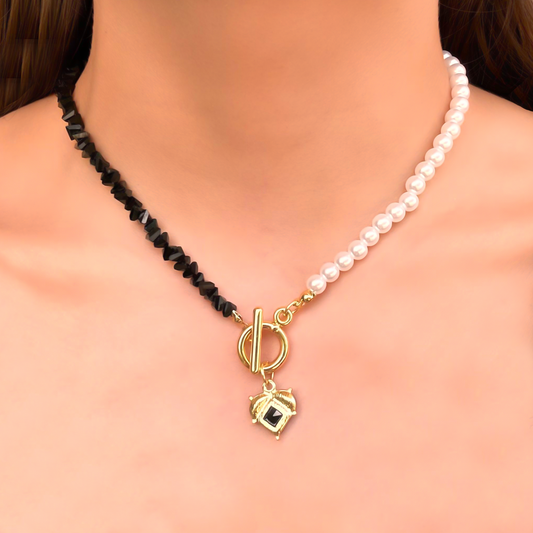 Collar Blanco y Negro Corazón 1Y8