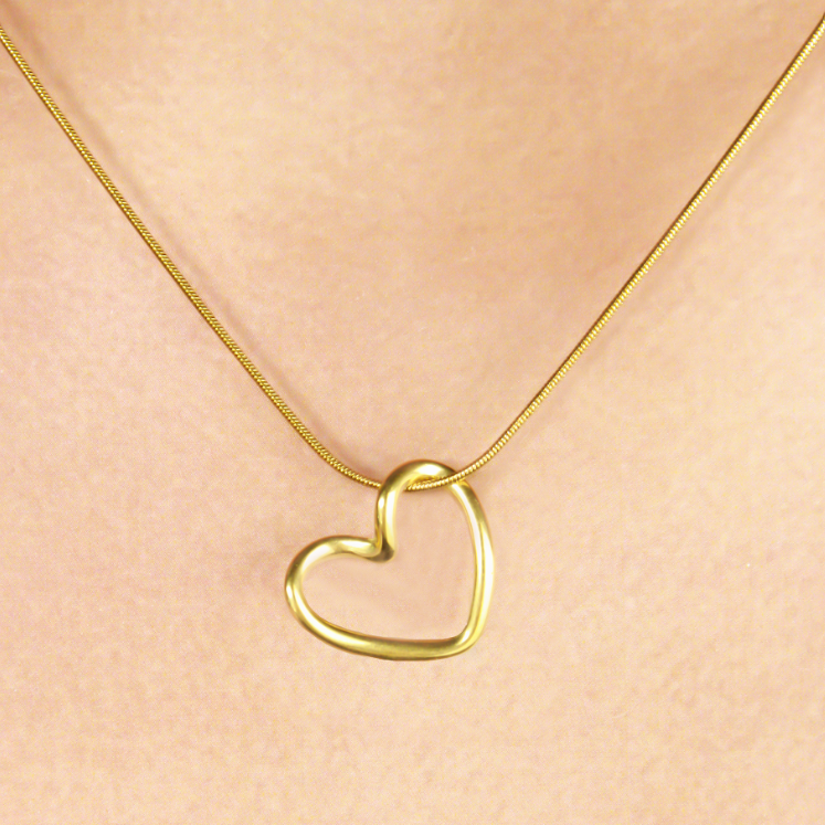 Collar Dorado Corazón Enlazado Acero Inoxidable  2R8