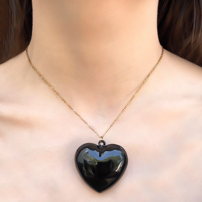 Collar Dorado Corazón Grande Negro 2K1
