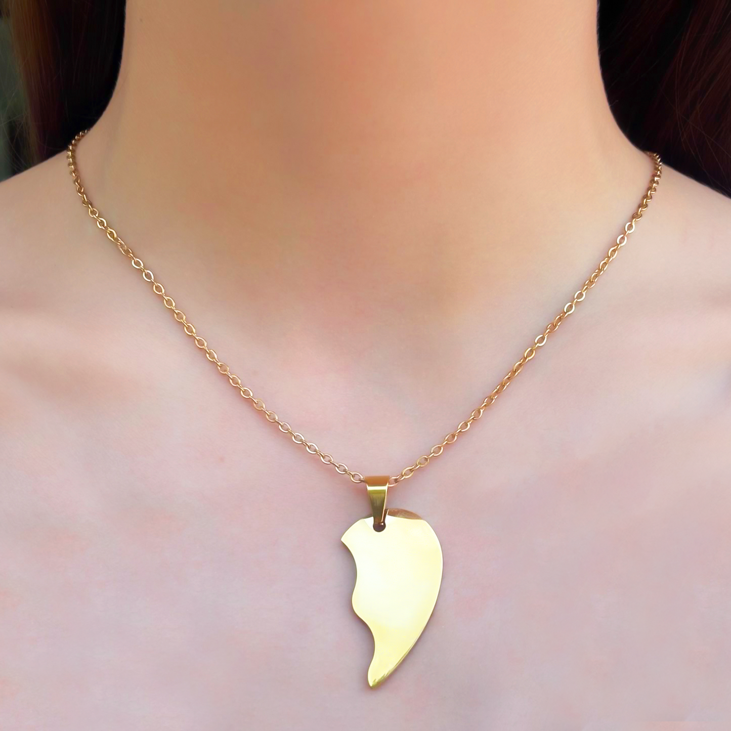 Collar Dorado Medio Corazon 2pz Acero Inoxidable