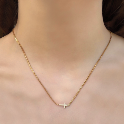 Collar Dorado Cruz Acostada Acero Inoxidable  3B1