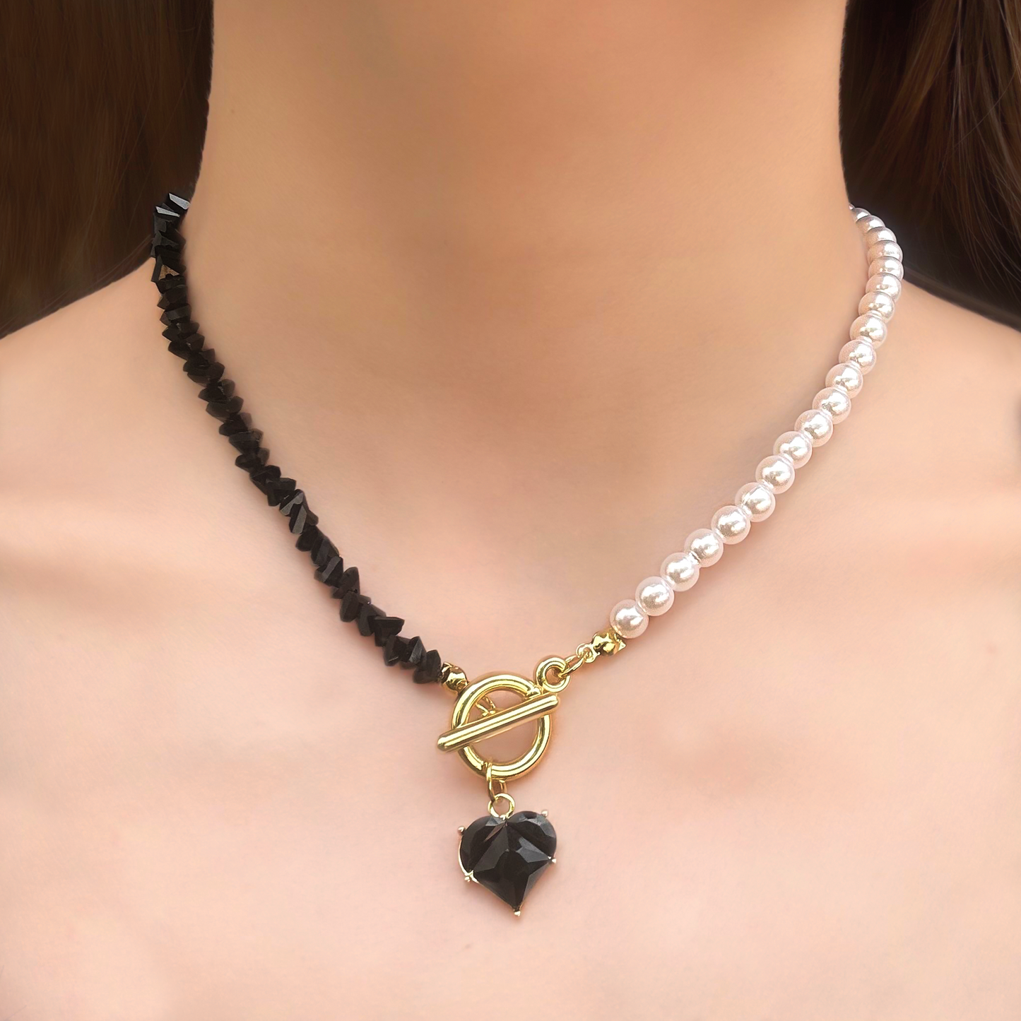 Collar Blanco y Negro Corazón 1Y8