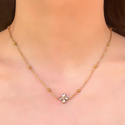 Collar Dorado Flor Zirconia y Bolitas Acero Inoxidable