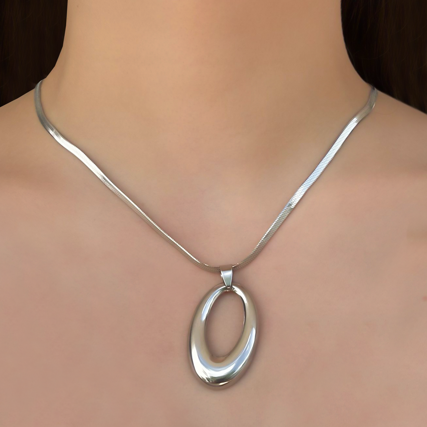 Collar Plateado Ovalo Vintage Acero Inoxidable 2S8