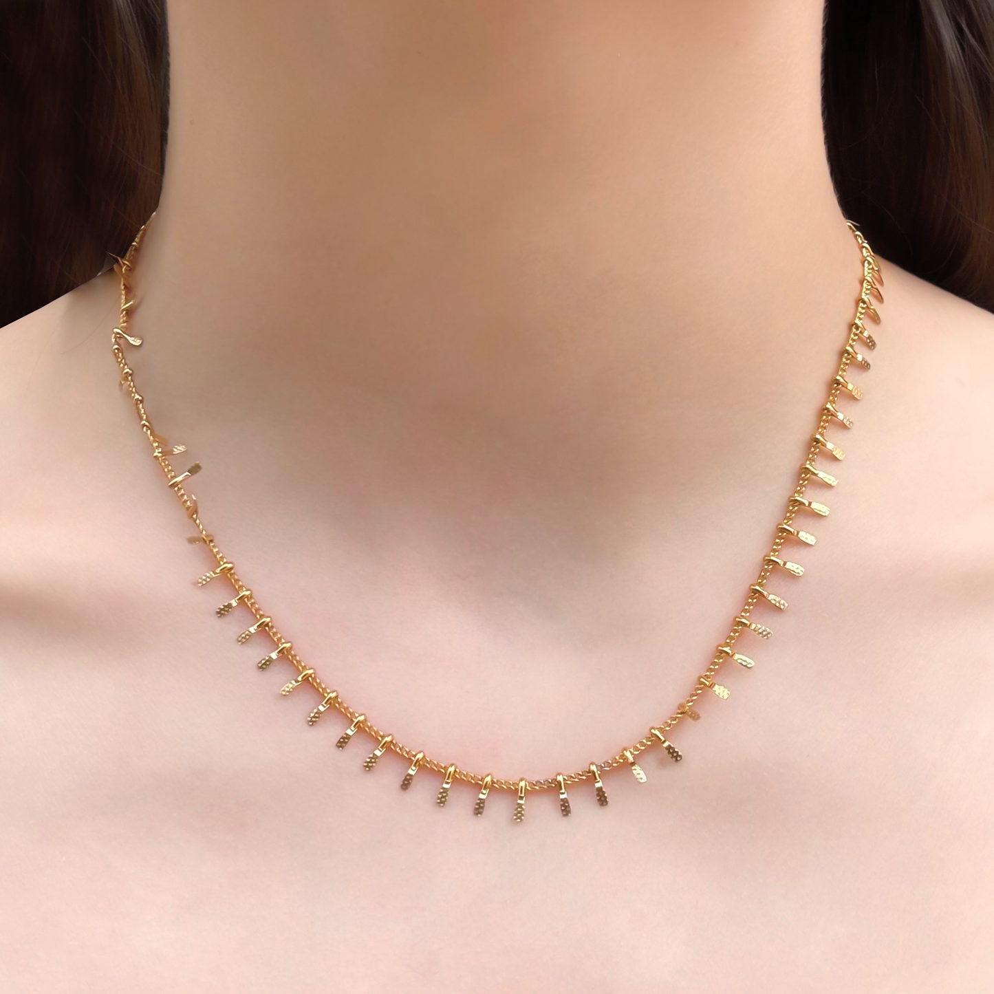 Collar Dorado Salientes Acero Inoxidable 1F2