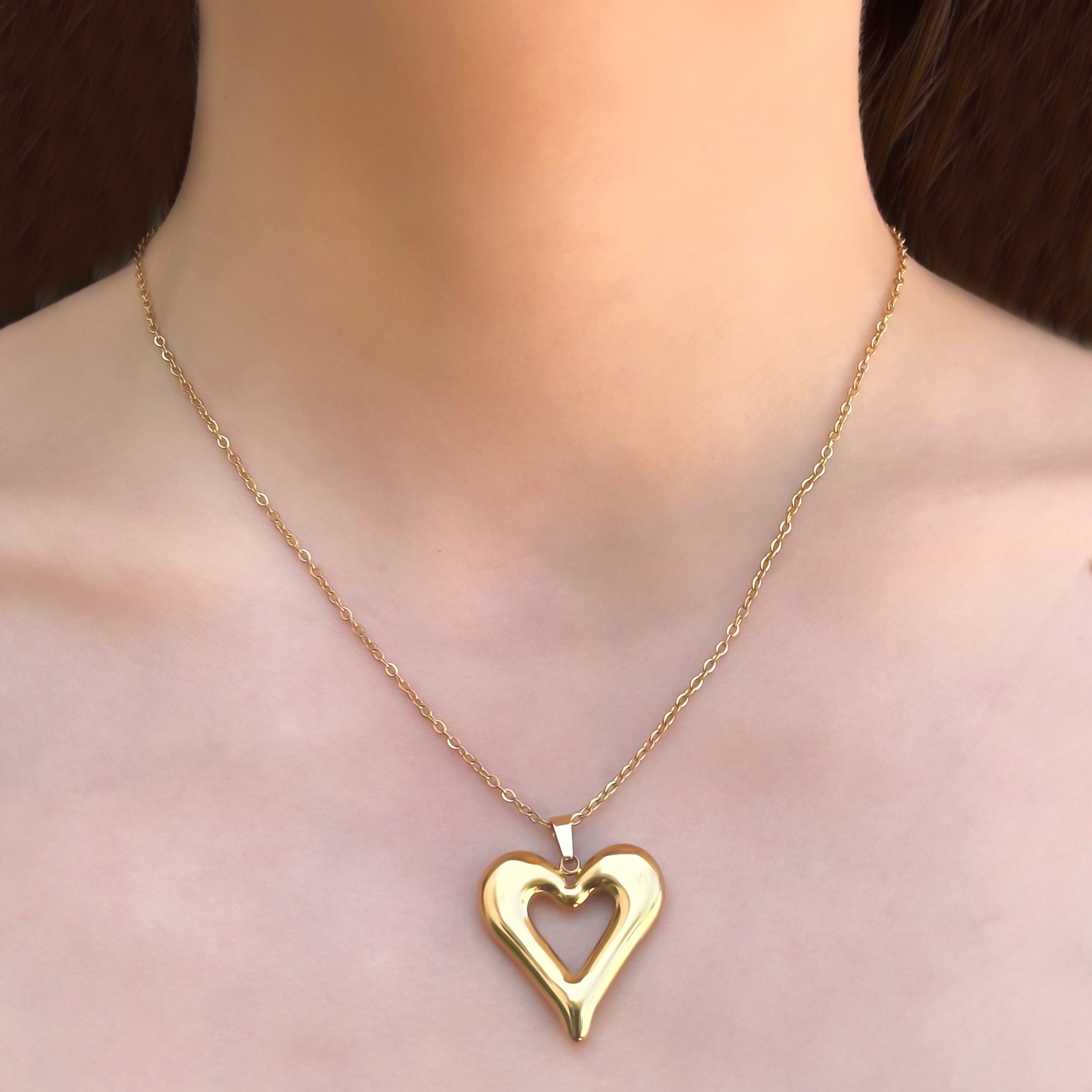 Collar Dorado Corazón de Acero   1J5